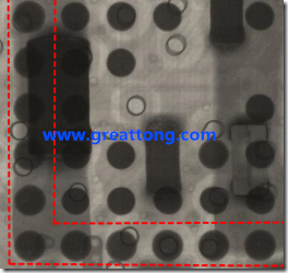 BGA錫球尺寸小于0.4mm，采用降低BGA內(nèi)圍襲球的錫膏量所得到X-Ray，稍微留意一下可以發(fā)現(xiàn)最外圈的錫量(圓的直徑)比其他內(nèi)圍的錫球上的錫量來得多一點(diǎn)點(diǎn)。也就是外圈的黑色圓形直徑比內(nèi)圈的圓形來得大一點(diǎn)點(diǎn)。