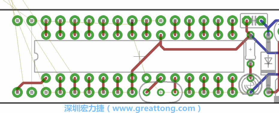 諧振器應擺放在ATmega微控制器的針腳8、9和10旁邊，在共鳴器和微控制器中間的高頻信號線應該要愈短愈好，此外，其它的信號線應該要遠離這個區(qū)域且配置在諧振器的下方，這樣做是為了防止不必要的無線電波干擾。