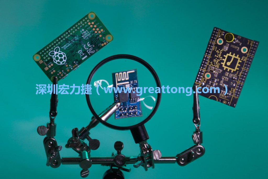 A Raspberry Pi Zero、ESP8266和CHIP。