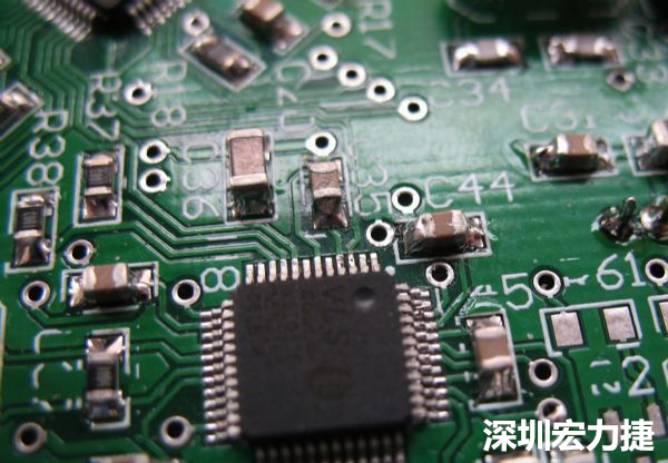 音訊電路訊號(hào)品質(zhì)，是影響操作體驗(yàn)的關(guān)鍵，電路布局要特別注意。