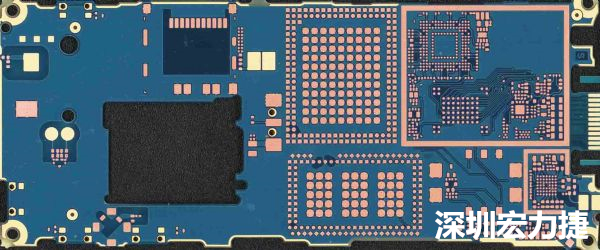 手機(jī)可用的PCB空間相當(dāng)小，而1片式的設(shè)計(jì)是節(jié)省成本的作法，如何做到區(qū)隔不同子系統(tǒng)、降低雜訊干擾，是設(shè)計(jì)關(guān)鍵。