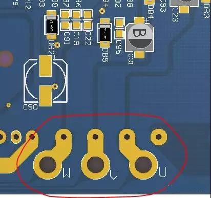 PCB設計不僅可以將PCB實現為即插即用的插件，而且可以增加焊料的厚度以達到過大電流的目的。